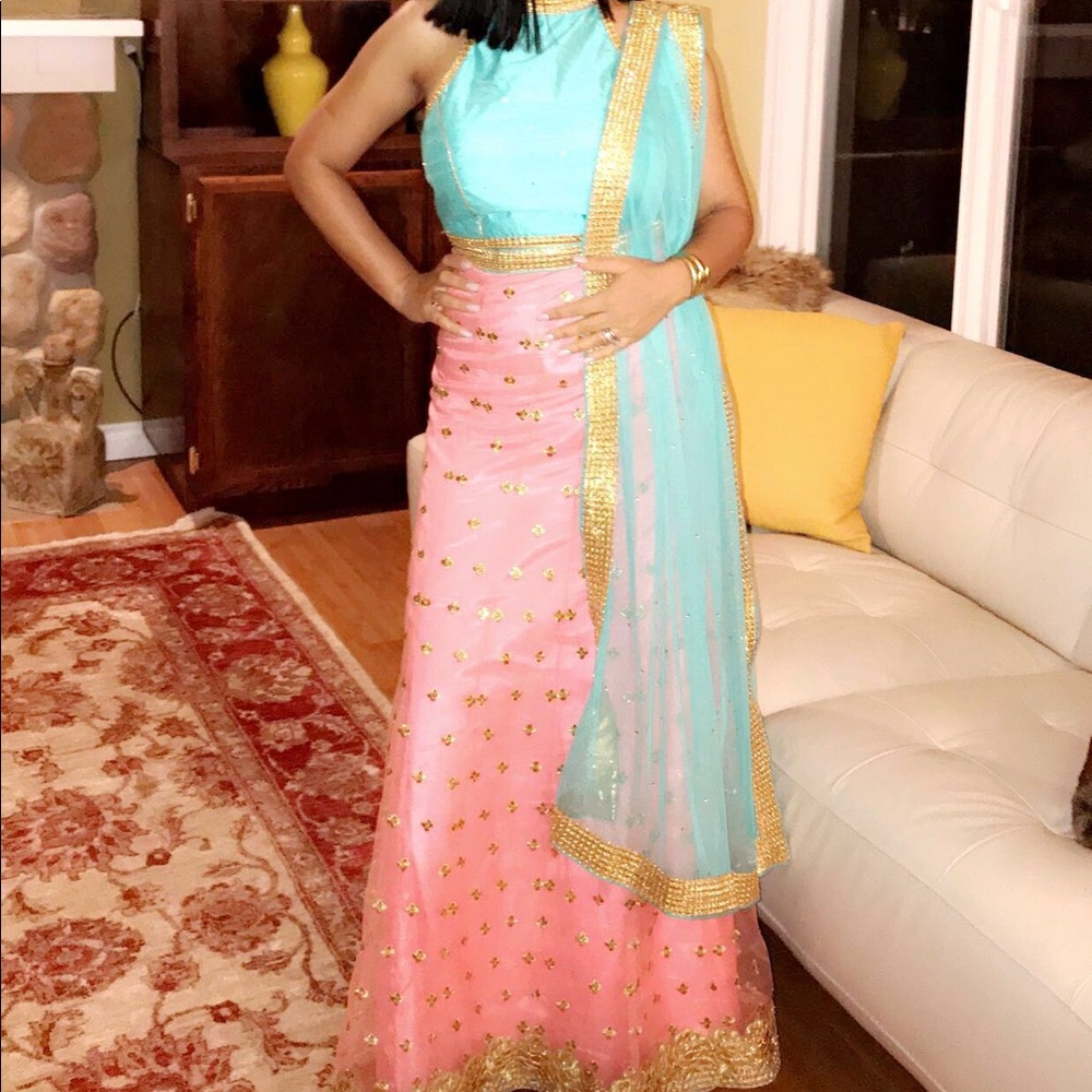 Beautiful Indian outfit.